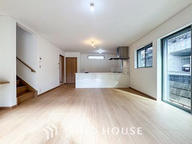 ここにはみんなが集い、食事と楽しい会話が始まるスペース。