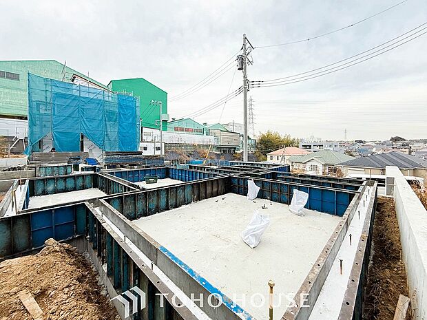 閑静な住宅街の陽当りに恵まれた土地で寛ぎに満ちた生活を。