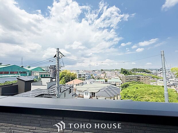 開放的で気持ちの良い眺望と青い空を満喫できます。