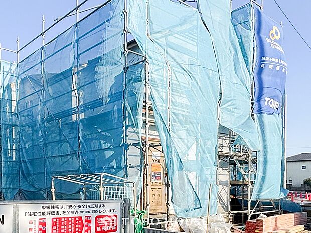 閑静な住宅街の一角、ひと時のくつろぎが生まれ、ゆっくりと愛着が育まれていきます。