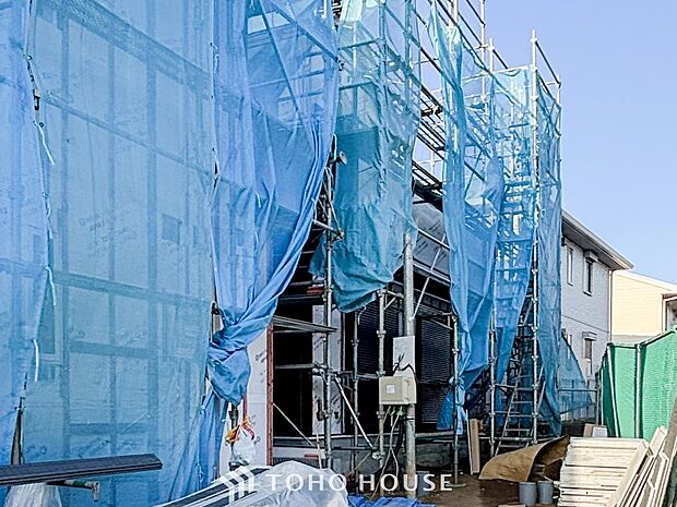 閑静な住宅街の一角、ひと時のくつろぎが生まれ、ゆっくりと愛着が育まれていきます。