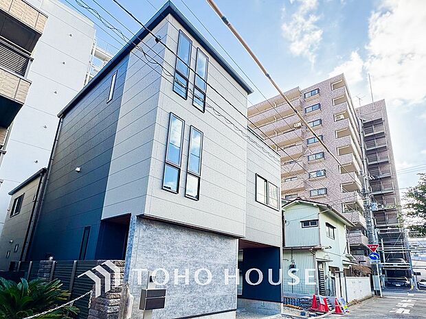 表現された空間は豊かな光と風を纏い、暮らしの時間を豊かにしてくれます。