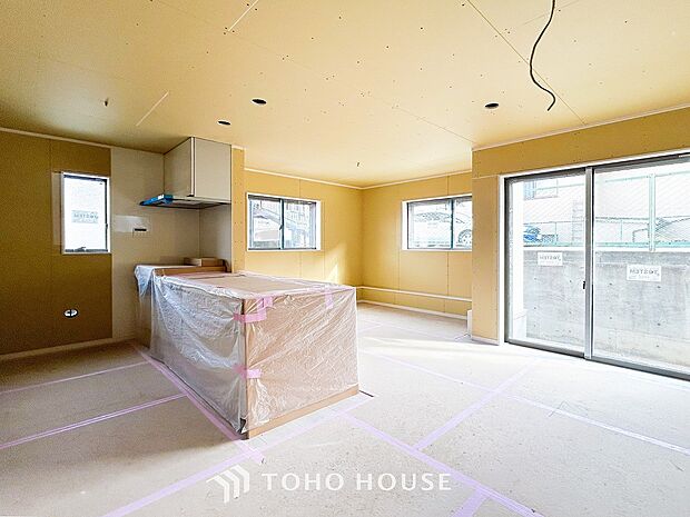 落ち着いた雰囲気に包まれた伸びやかな空間で、ゆったりと家族団らんの時間を過ごせます。