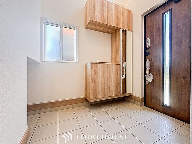 居住者の帰り、訪れる方を優しく迎えてくれる玄関です。