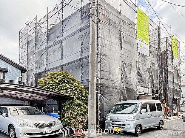 爽やかな青空の下に贅沢なほどに降り注ぐ陽光、豊かな居住性と、クオリティが見事に調和した住空間。