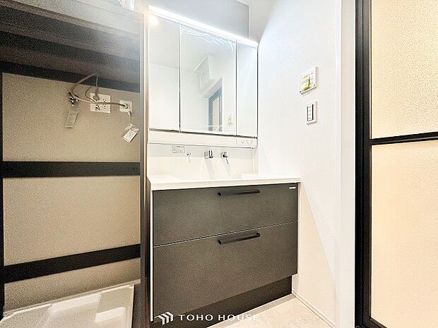 ご家族の1日が始まり、1日の終わりを締めくくる洗面空間。