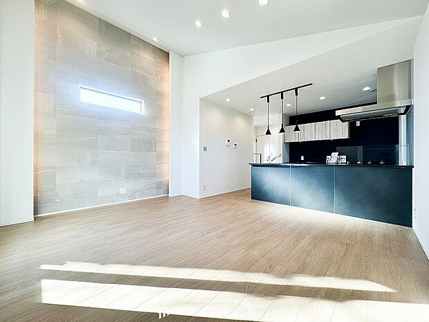 空気感という居心地の良いBGMは、暮らしのステージを彩り、心のやすらぎと満足感を与えてくれます。