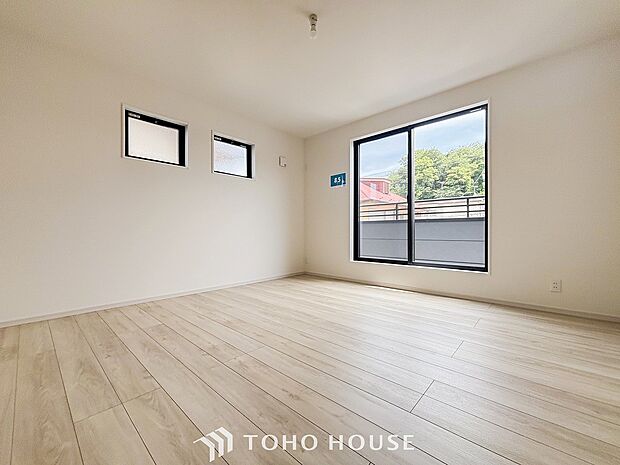 環境の良い場所にセンス良く暮らしたい、こだわりの室内には至福のシーンが繰り広げられます。