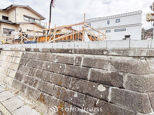 風を感じ青い空から太陽の恵みを感じるロケーション。