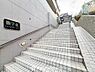 エントランス：プライベート感が高まる、居住者を優しく迎え入れてくれるエントランス。
