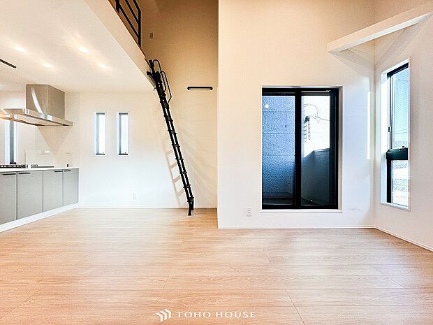 ここにはみんなが集い、食事と楽しい会話が始まるスペース。