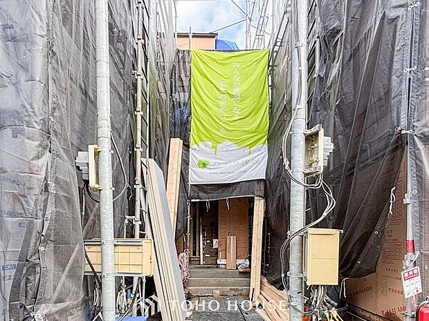 爽やかな青空の下に贅沢なほどに降り注ぐ陽光、豊かな居住性と、クオリティが見事に調和した住空間。