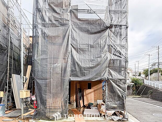 閑静な住宅街の一角、ひと時のくつろぎが生まれ、ゆっくりと愛着が育まれていきます。