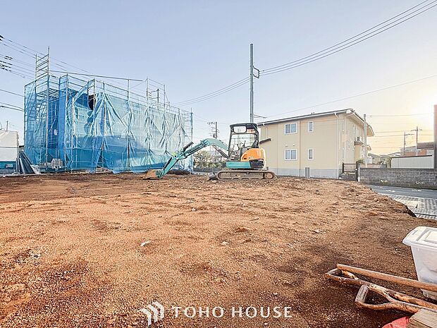 閑静な住宅街の陽当りに恵まれた土地で寛ぎに満ちた生活を。