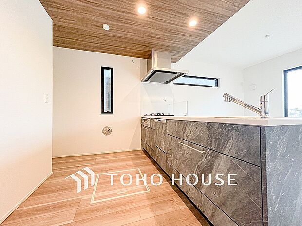 家族の健康を支えるキッチン。毎日使う場所だから気持よく使えて、居心地の良い空間に。