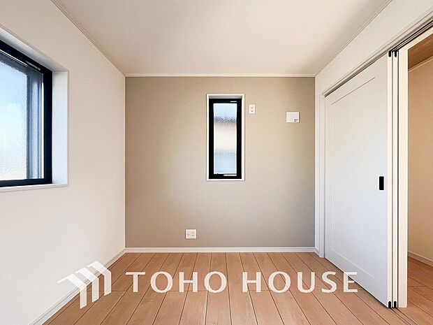 採光もアクセントの一つとして。プライベートルームにはやさしい光が射し込んでいます。