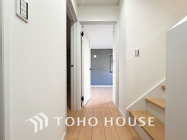 やわらかな陽射しがふりそそぎ、ゆったりした時間が流れる室内。