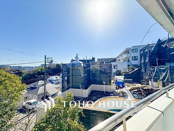 開放的で気持ちの良い眺望と青い空を満喫できます。