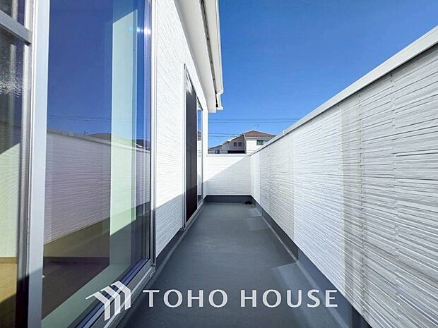 お部屋にも爽やかな風と暖かく柔らかな日差しが差し込み、毎日の暮らしを豊かに彩ります。