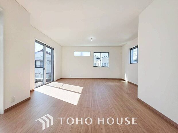 開放感あるリビングダイニング。ご家族とのんびりしたひと時を過ごせますね。