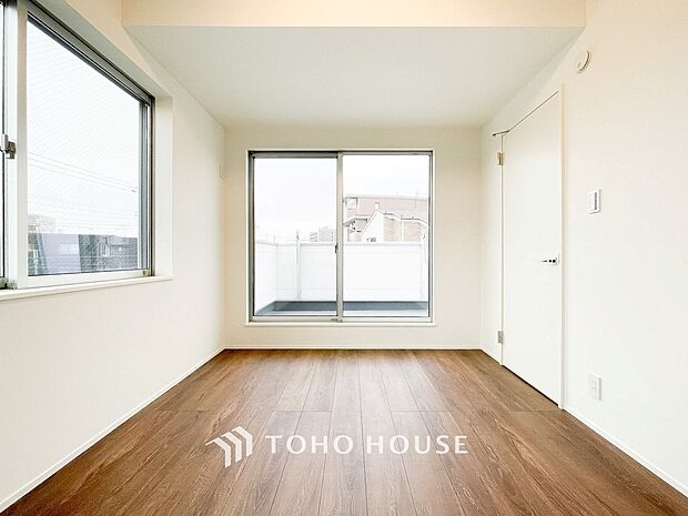 一日の疲れをいやしてくれる主寝室。自分時間を快適に過ごすプライベートルーム。