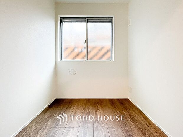 普段使わない季節用品やトランクなど大きなものもラクラク収納できる広さがございます。