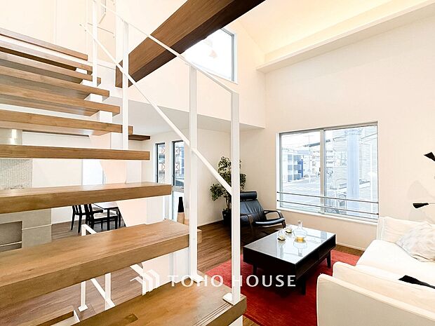 環境の良い場所にセンス良く暮らしたい、こだわりの室内には至福のシーンが繰り広げられます。