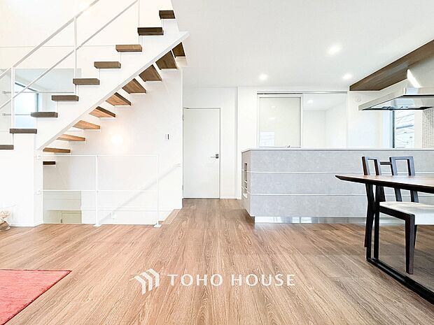 ここにはみんなが集い、食事と楽しい会話が始まるスペース。