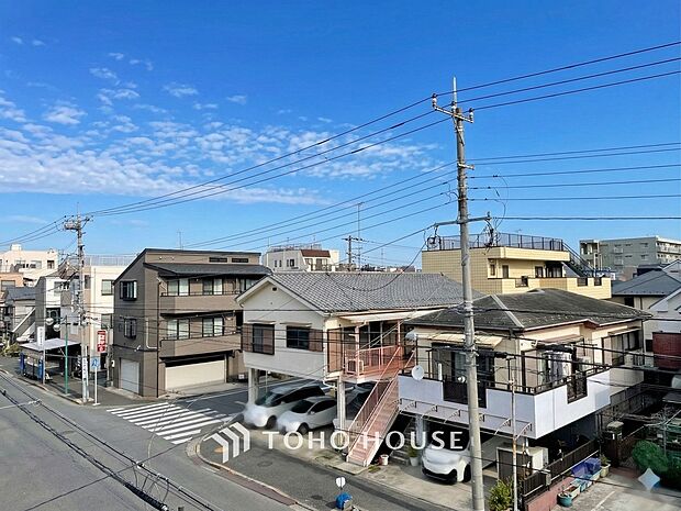 開放的で気持ちの良い眺望と青い空を満喫できます。