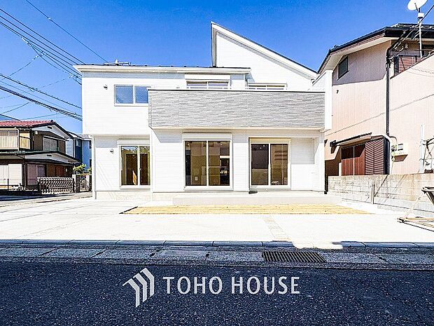 閑静な住宅街の一角、ひと時のくつろぎが生まれ、ゆっくりと愛着が育まれていきます。