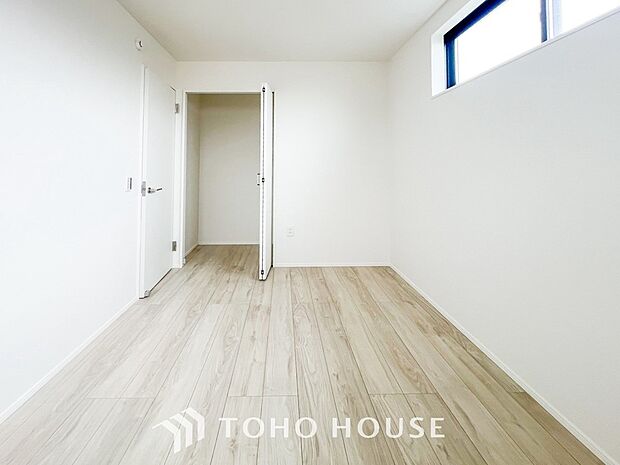 採光もアクセントの一つとして。プライベートルームにはやさしい光が射し込んでいます。