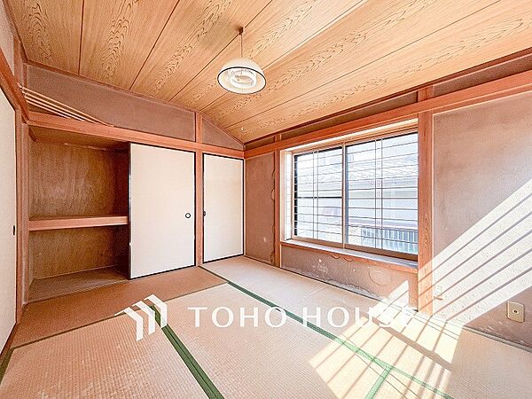 来客時や一息つきたいときなどに利用できる用途多様な空間です。