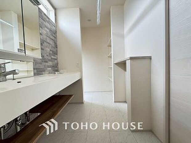 洗面台・洗面所ご家族の1日が始まり、1日の終わりを締めくくる洗面空間。