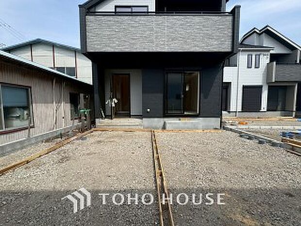 カースペースもゆとりある空間を保っています。