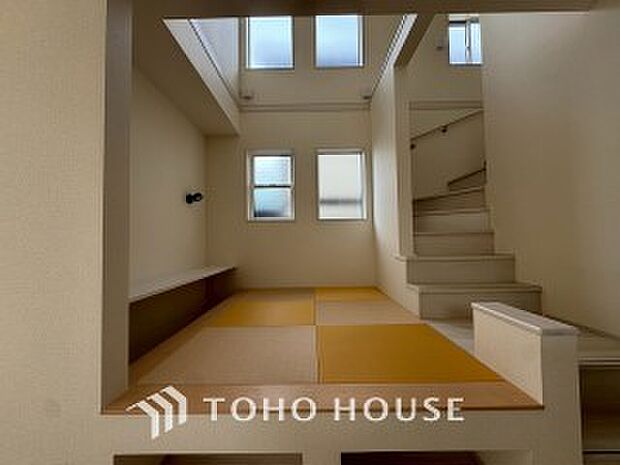 来客時や一息つきたいときなどに利用できる用途多様な空間です。