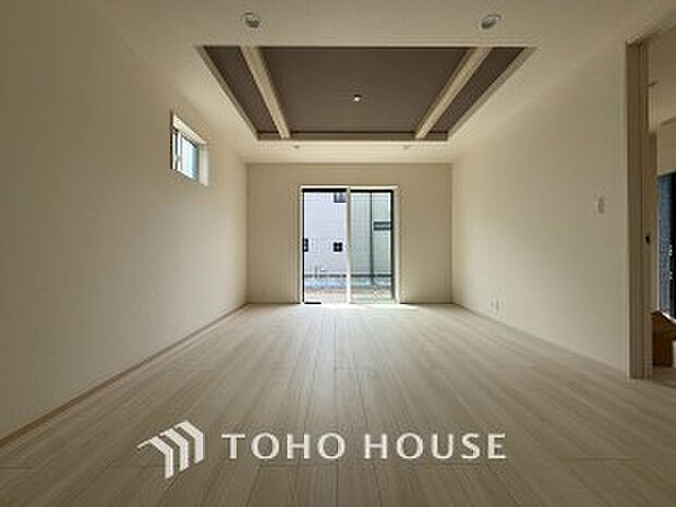 光と風があふれる開放的なリビングダイニングには自然と家族みんなが集まってきます。
