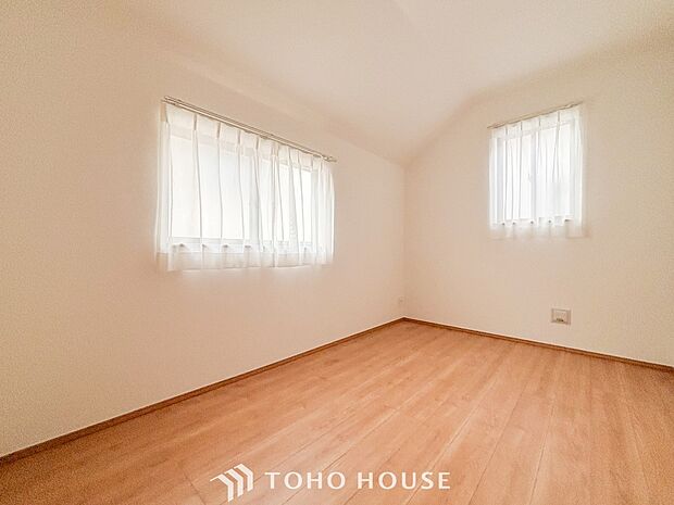 1日の疲れを癒し、心地よく寛げるようゆったりとした広さを確保しています。