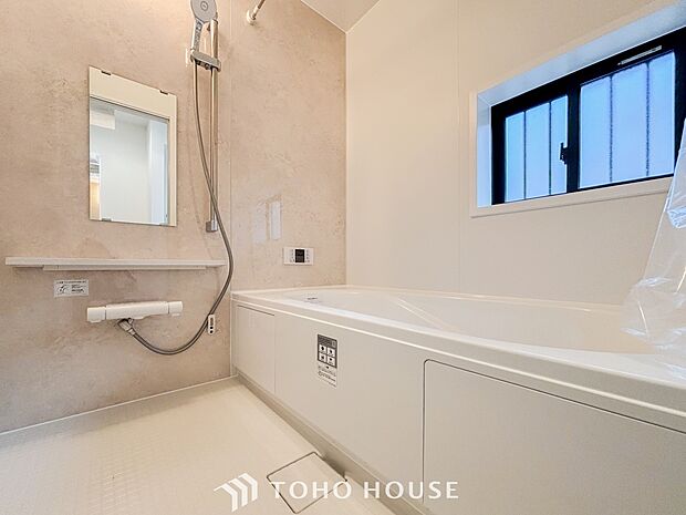 一日の疲れが癒される優雅なバスタイムを堪能できるゆとりあるバスルームです。