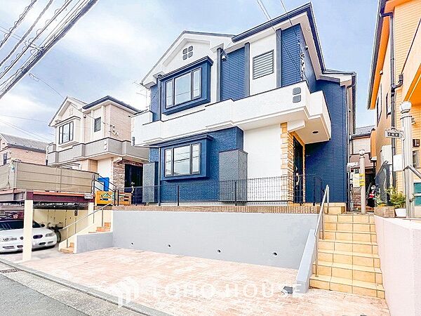 風を感じ青い空から太陽の恵みを感じる温もり溢れる佇まい。