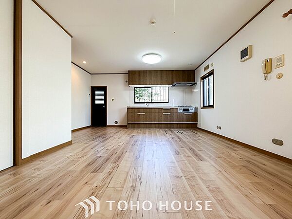 落ち着いた雰囲気に包まれた伸びやかな空間で、ゆったりと家族団らんの時間を過ごせます。