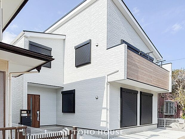 表現された空間は豊かな光と風を纏い、暮らしの時間を豊かにしてくれます。