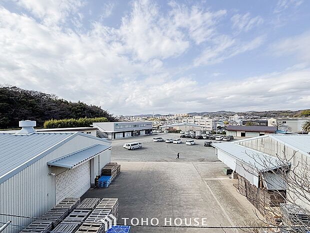 開放的で気持ちの良い眺望と青い空を満喫できます。