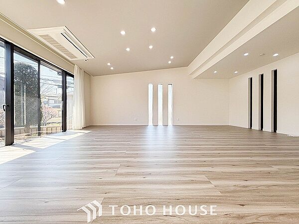 環境の良い場所にセンス良く暮らしたい、こだわりの室内には至福のシーンが繰り広げられます。