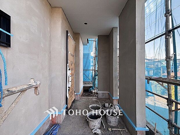 閑静な住宅街の一角、ひと時のくつろぎが生まれ、ゆっくりと愛着が育まれていきます。