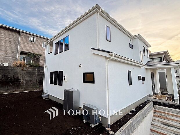 風を感じ青い空から太陽の恵みを感じる温もり溢れる佇まい。