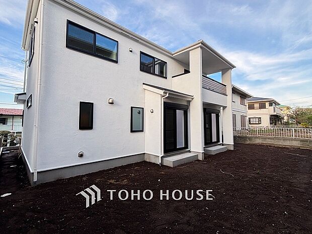 表現された空間は豊かな光と風を纏い、暮らしの時間を豊かにしてくれます。