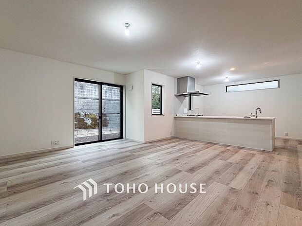 開放感あるリビングダイニング。ご家族とのんびりしたひと時を過ごせますね。