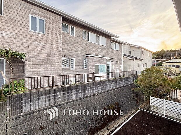 開放的で気持ちの良い眺望と青い空を満喫できます。