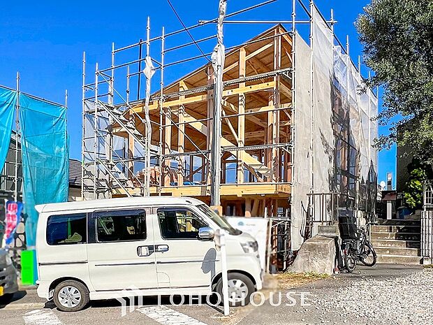 閑静な住宅街の一角、ひと時のくつろぎが生まれ、ゆっくりと愛着が育まれていきます。