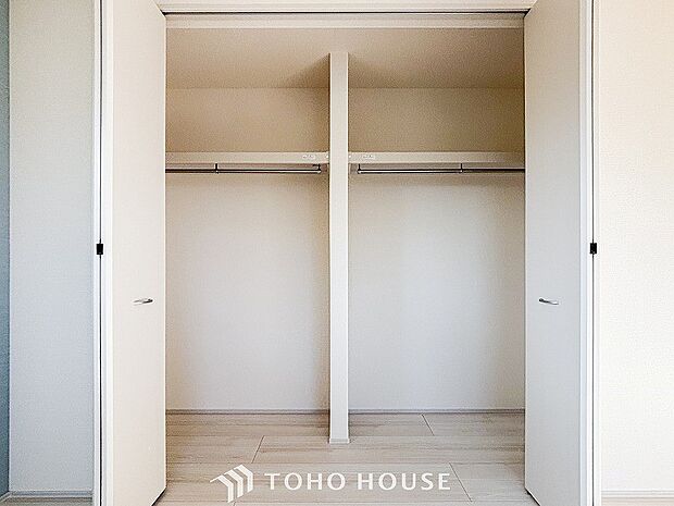 全居室収納スペース付で広々住空間。